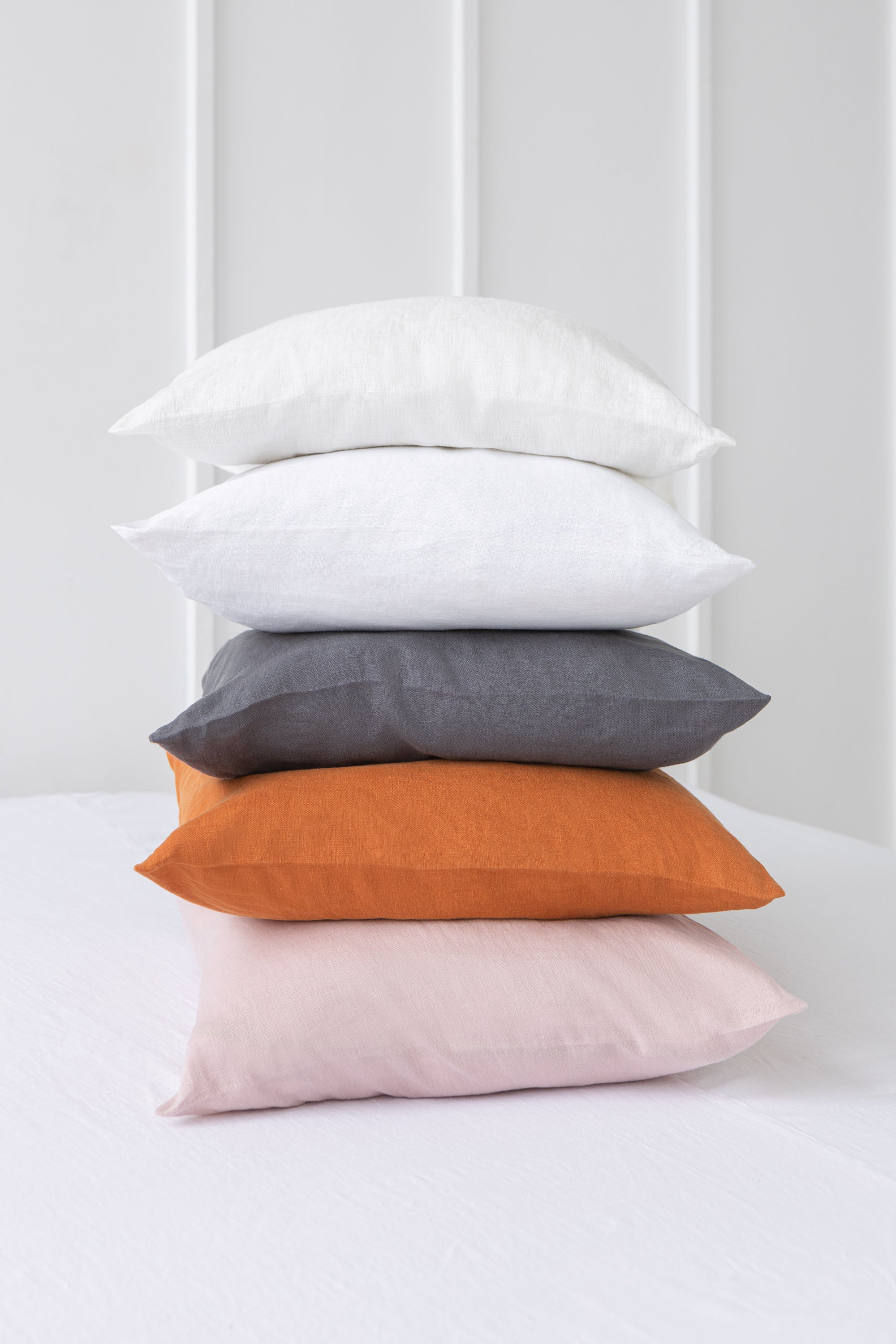 Lněný povlak na polštář Grey – minimalistická elegance a přirozený komfort