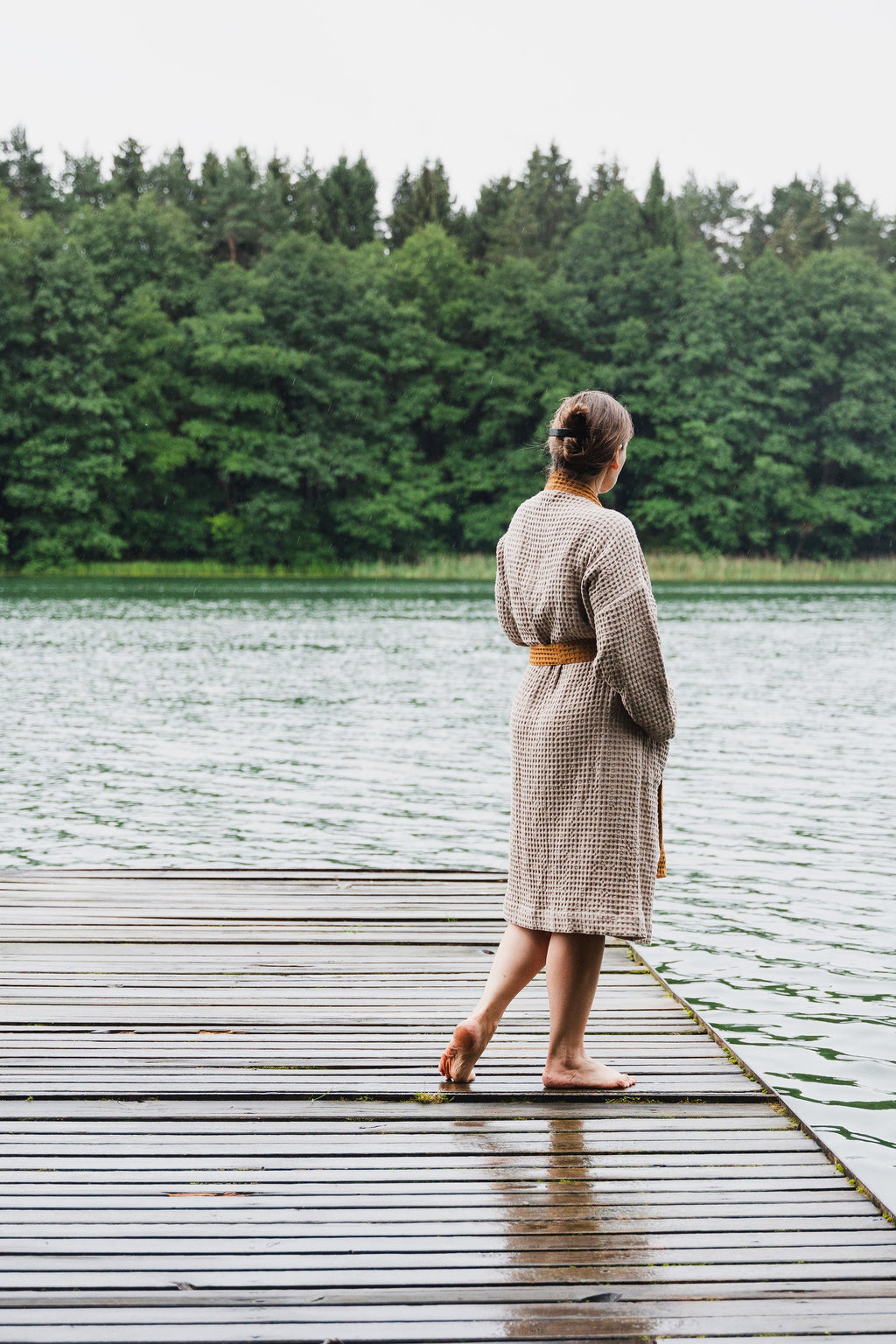 Lněný vaflový župan Natural & Amber – elegantní dvoubarevný wellness sty