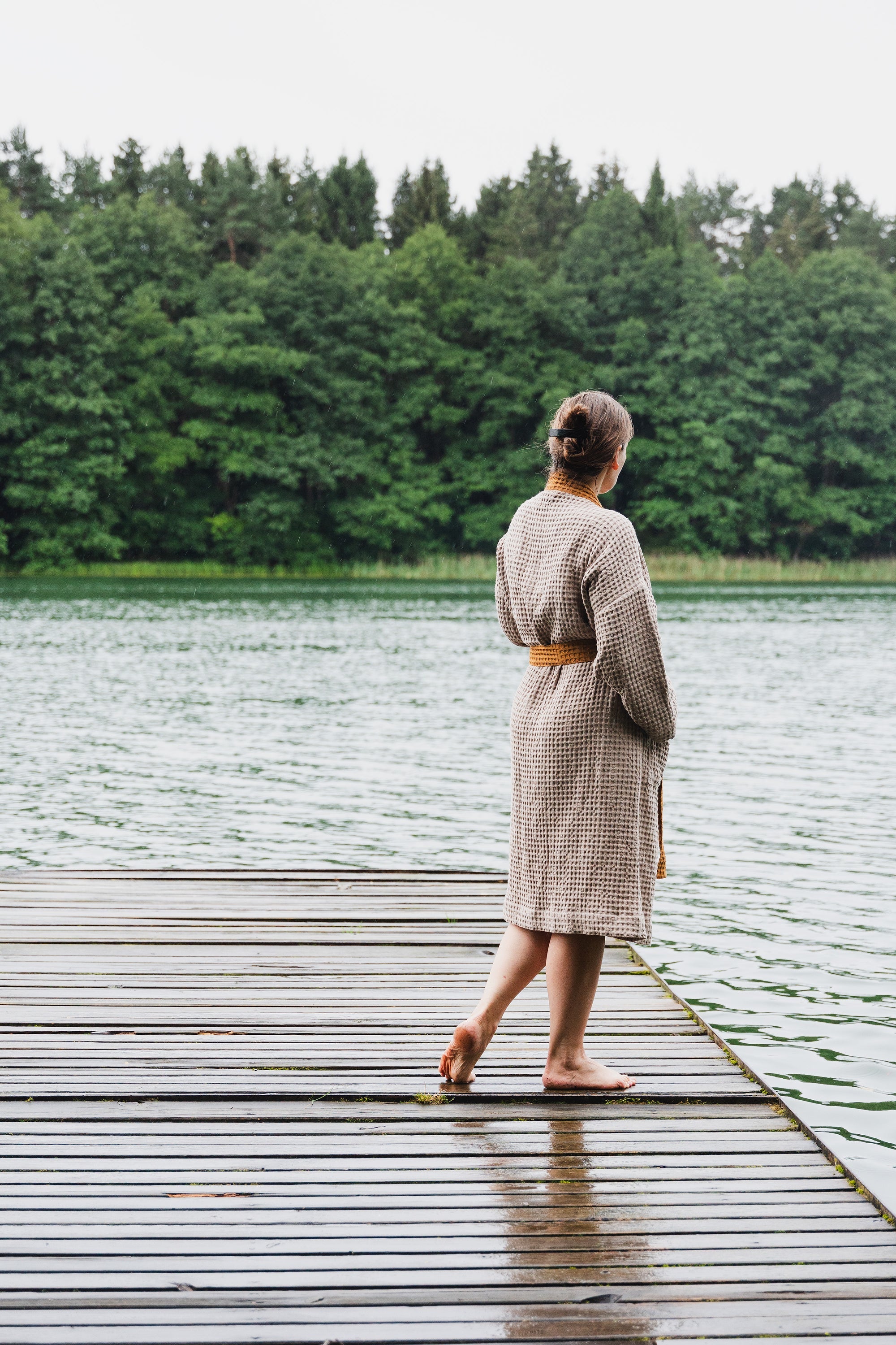 Lněný vaflový župan Natural & Amber – elegantní dvoubarevný wellness sty