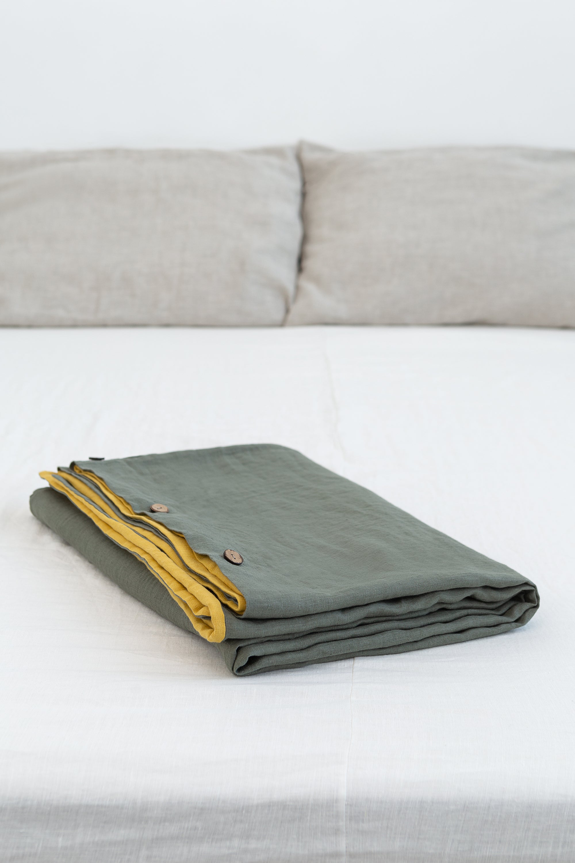 Oboustranné lněné povlečení Honey & Safari Green
