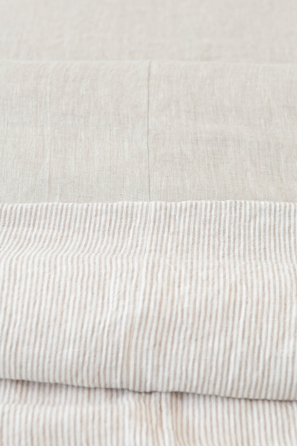 Oboustranné lněné povlečení Natural Light & Striped Beige – nadčasový skandinávský klid
