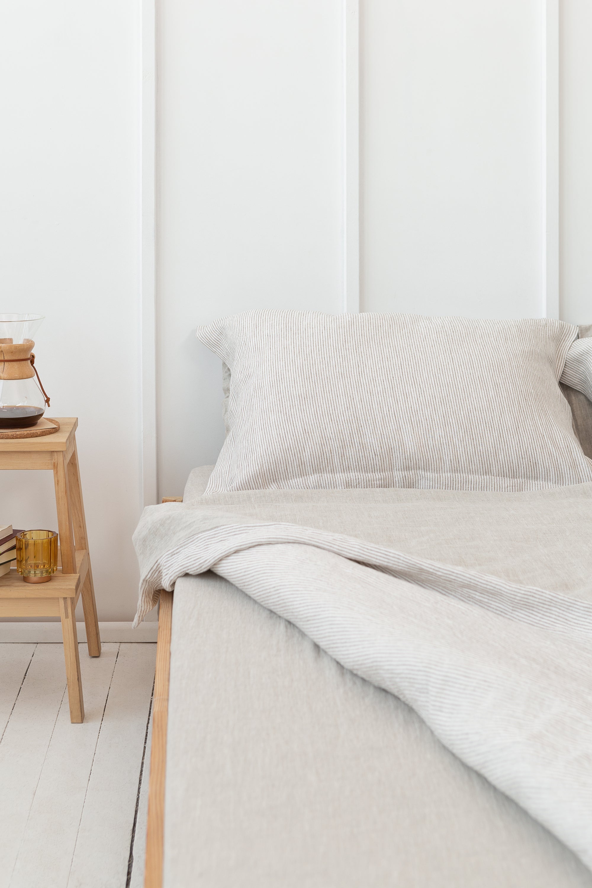 Lněný Oxford povlak na polštář Striped Beige – nadčasová elegance v přírodních tónech