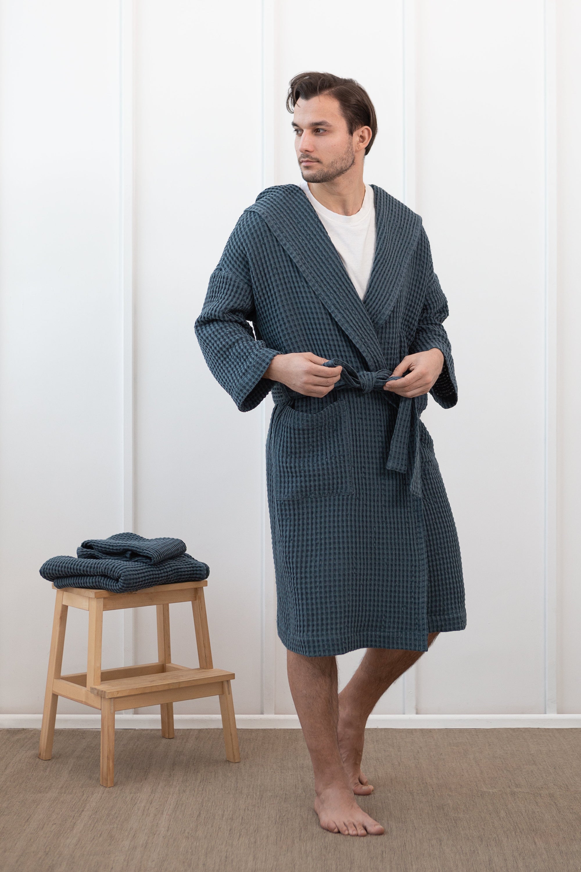 Lněný vaflový župan s kapucí Plum – luxusní pohodlí a elegantní wellness styl
