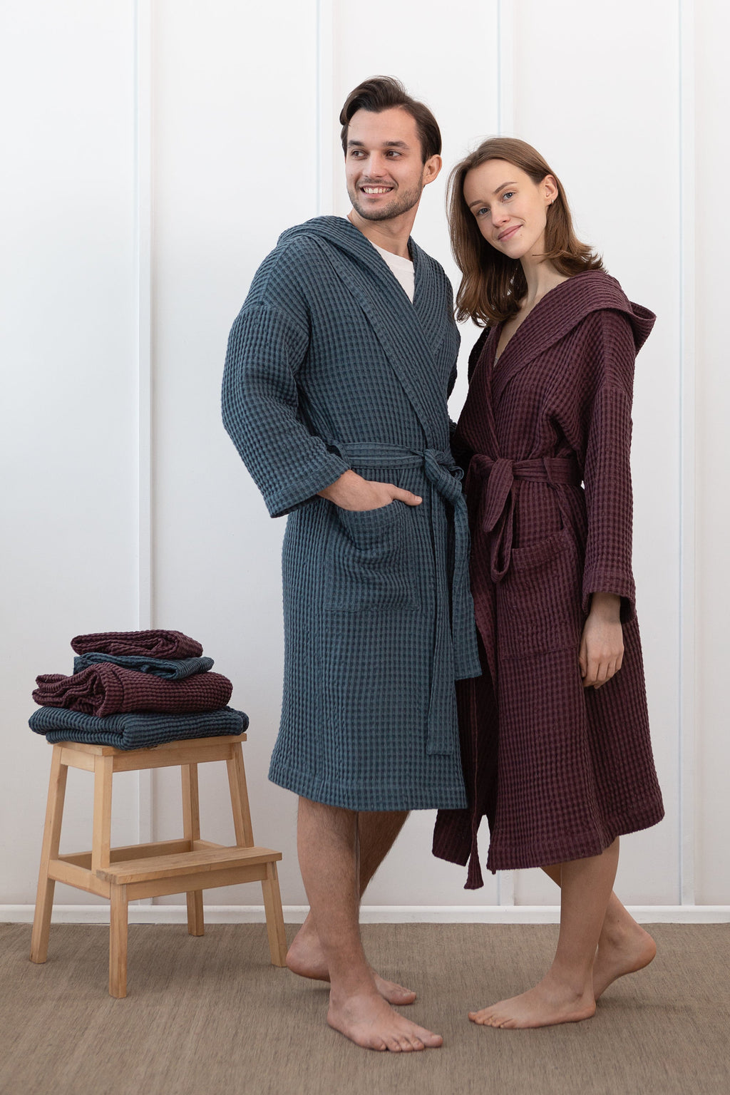 Lněný vaflový župan s kapucí Plum – luxusní pohodlí a elegantní wellness styl