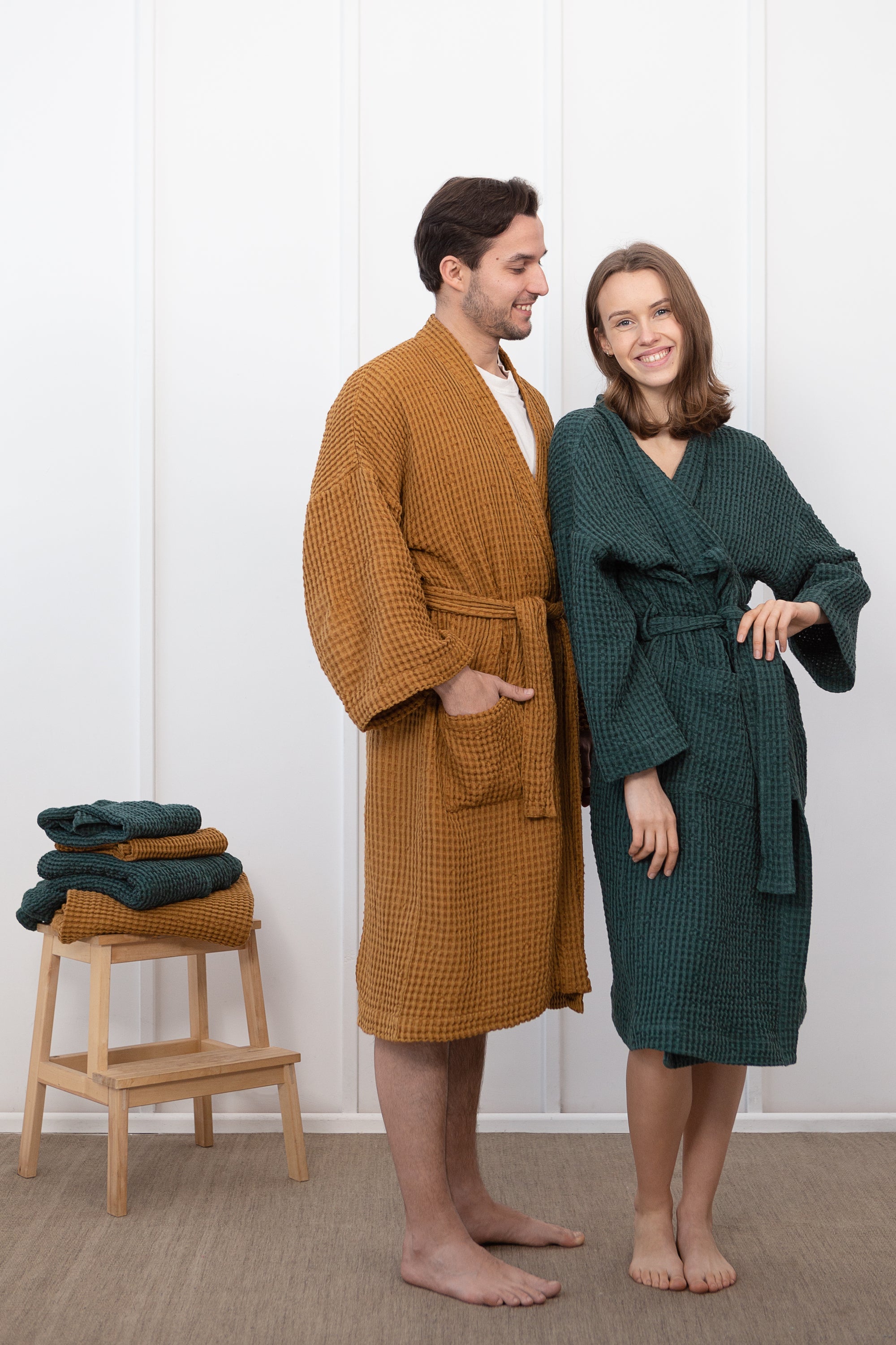 Set lněných vaflových županů s ručníky – luxusní wellness set pro dva