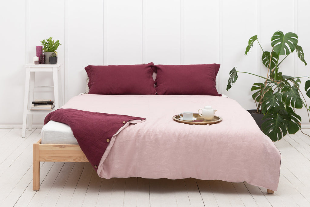 Oboustranné lněné povlečení Dark Plum & Pale Pink – výrazná elegance v jemné rovnováze