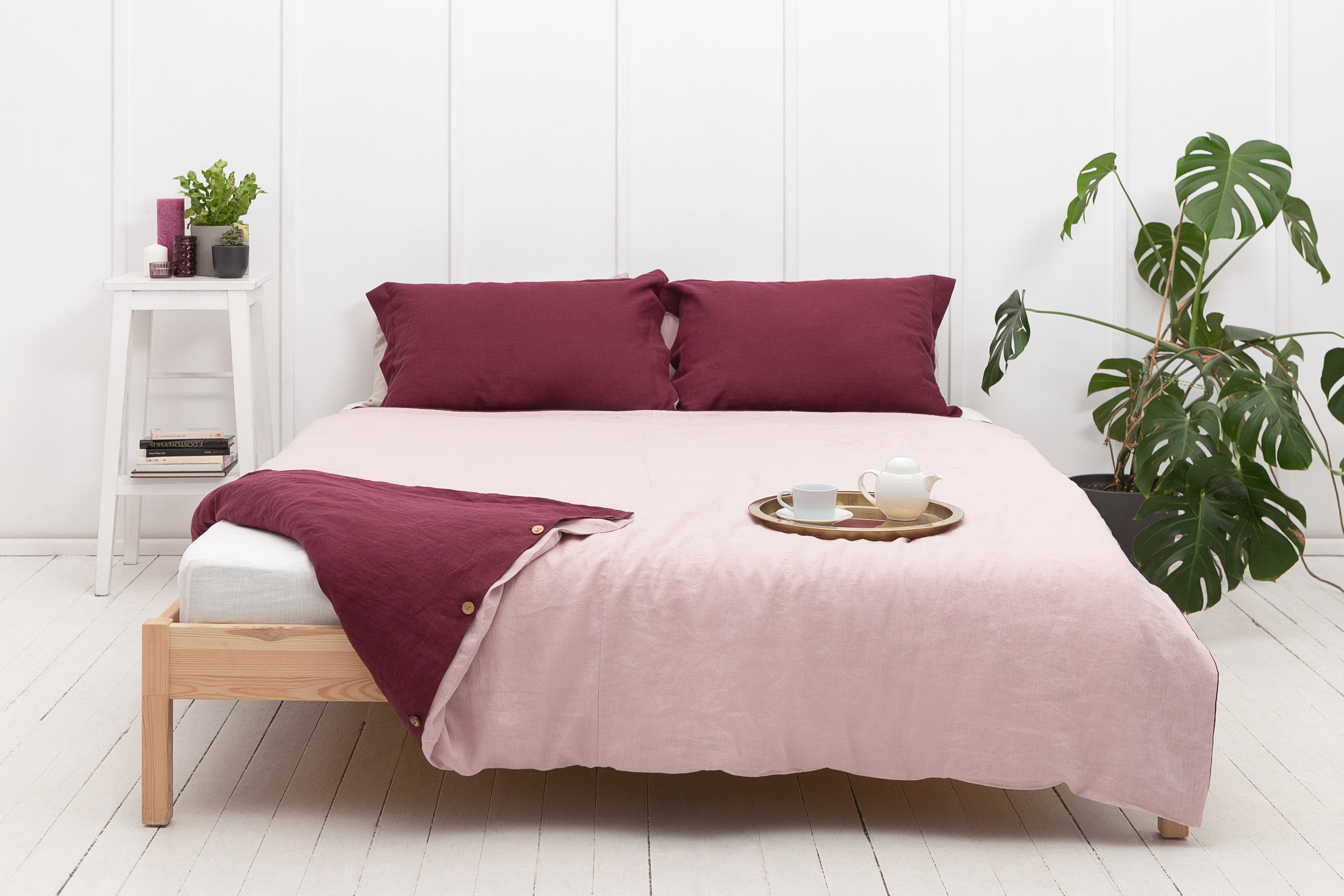 Oboustranné lněné povlečení Dark Plum & Pale Pink – výrazná elegance v jemné rovnováze
