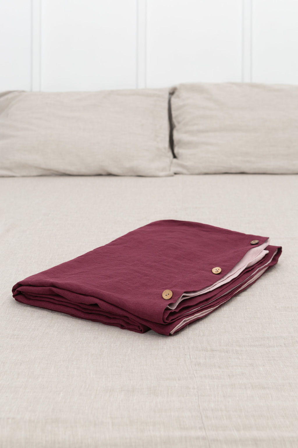 Oboustranné lněné povlečení Dark Plum & Pale Pink – výrazná elegance v jemné rovnováze
