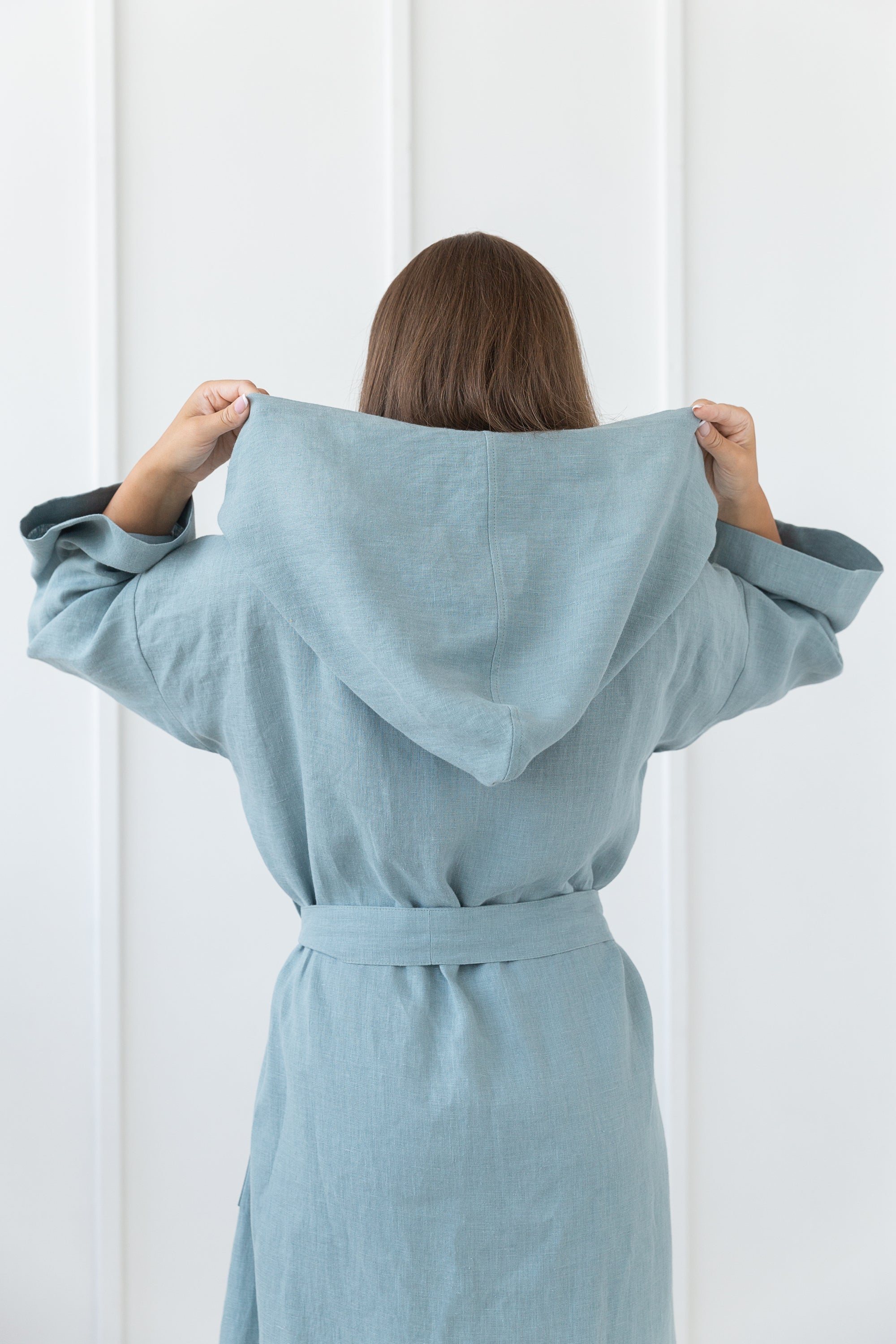 Lněný župan s kapucí Greyish Mint – lehkost, pohodlí a přírodní elegance