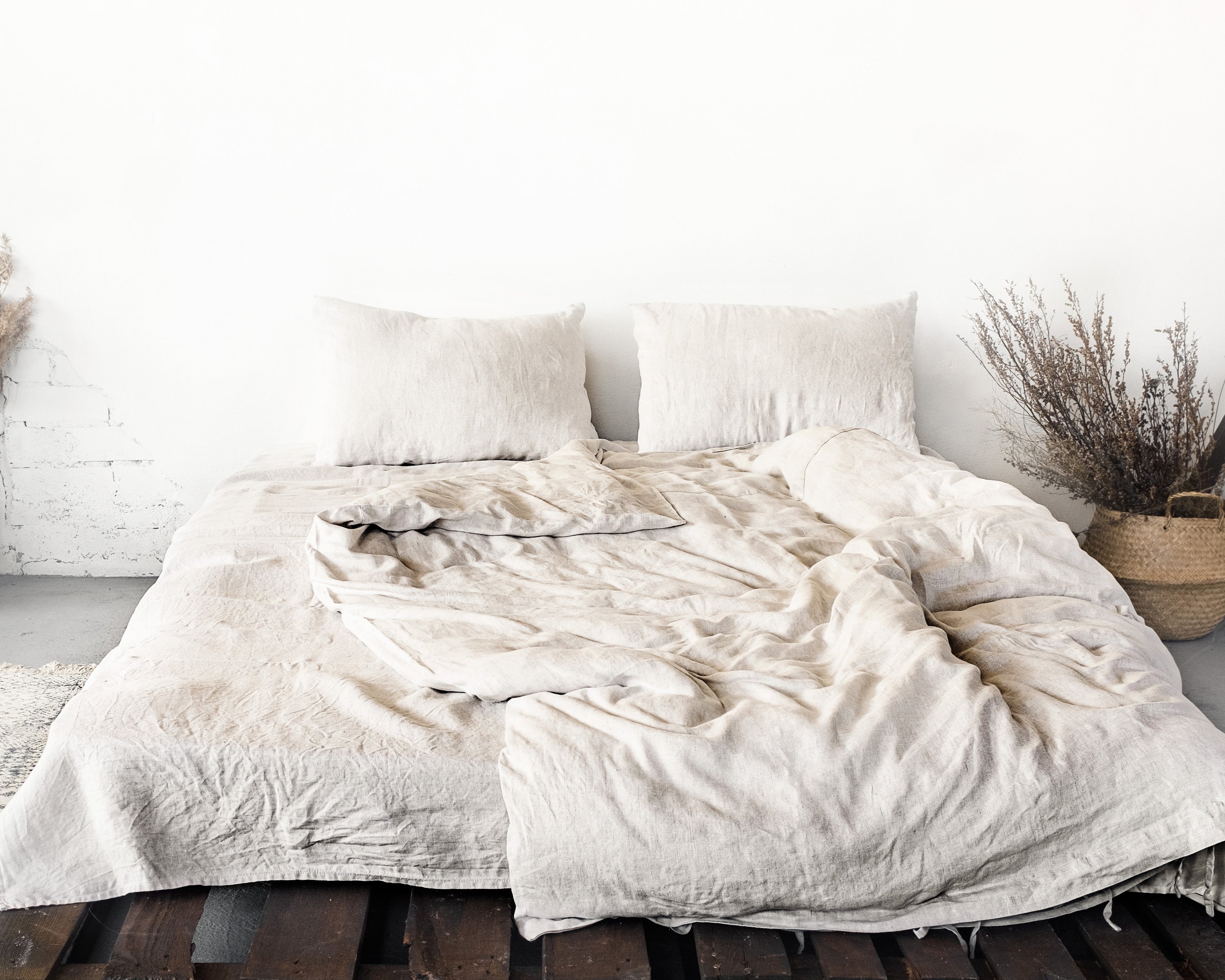 Lněné povlečení Natural Light s vázáním – minimalistický komfort z evropského lnu