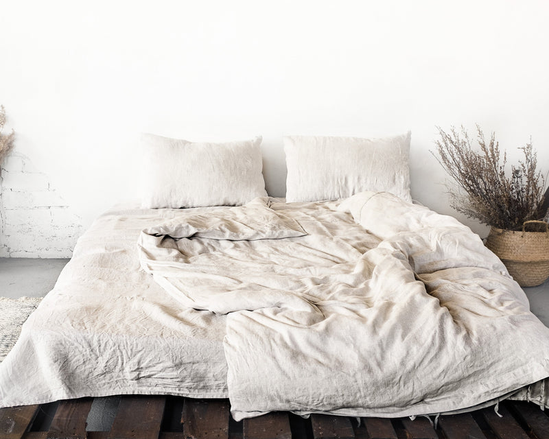 Lněné povlečení Natural Light s vázáním – minimalistický komfort z evropského lnu