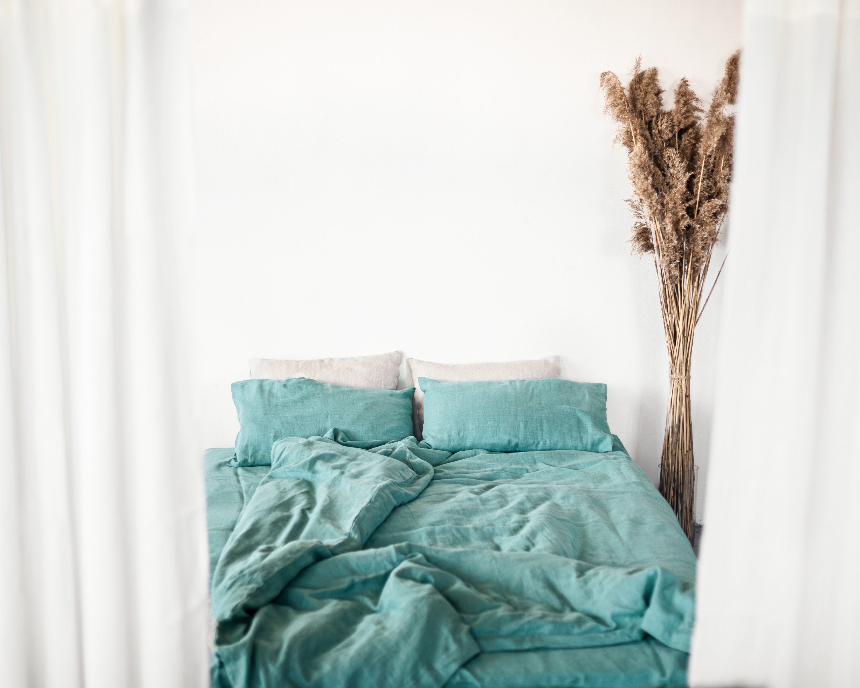 Lněné povlečení Greyish Mint se zipem – jemný skandinávský minimalismus pro klidný spánek