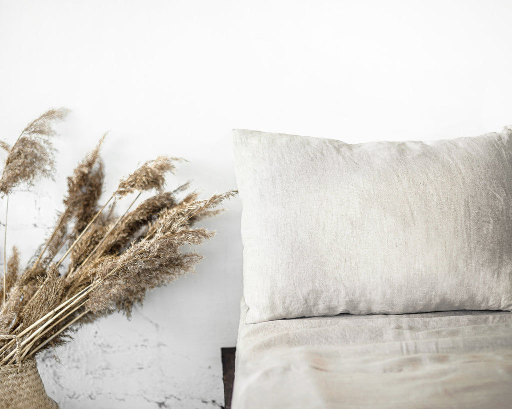 Lněné povlečení Natural Light s vázáním – minimalistický komfort z evropského lnu