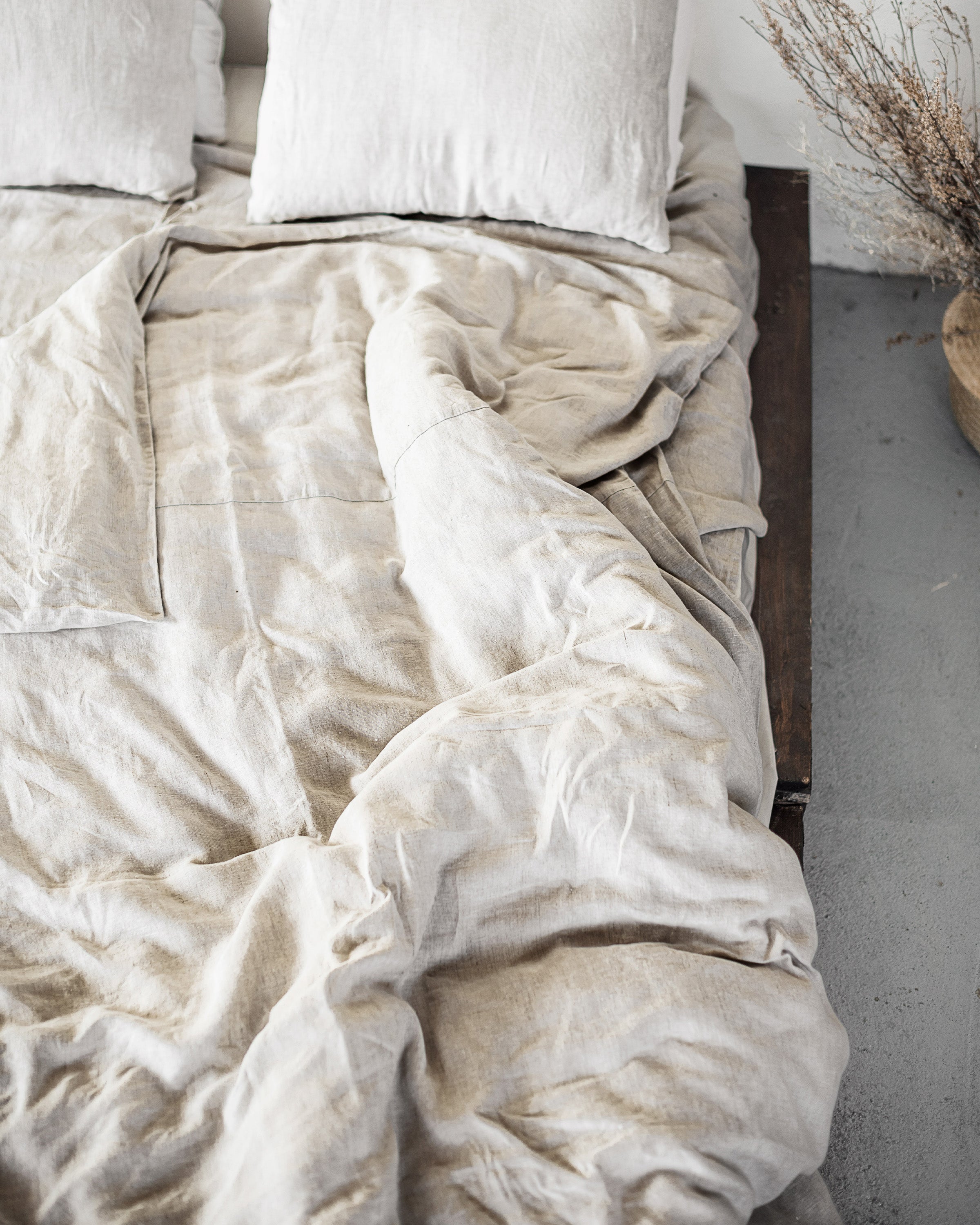 Lněné povlečení Natural Light s vázáním – minimalistický komfort z evropského lnu