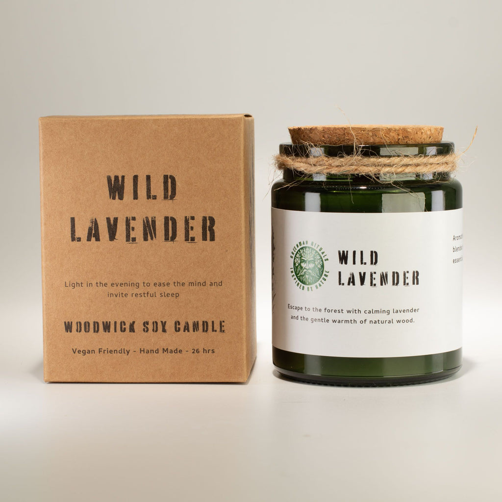 Levandulová sójová svíčka s praskajícím dřevěným knotem – Greenman Wild Lavender