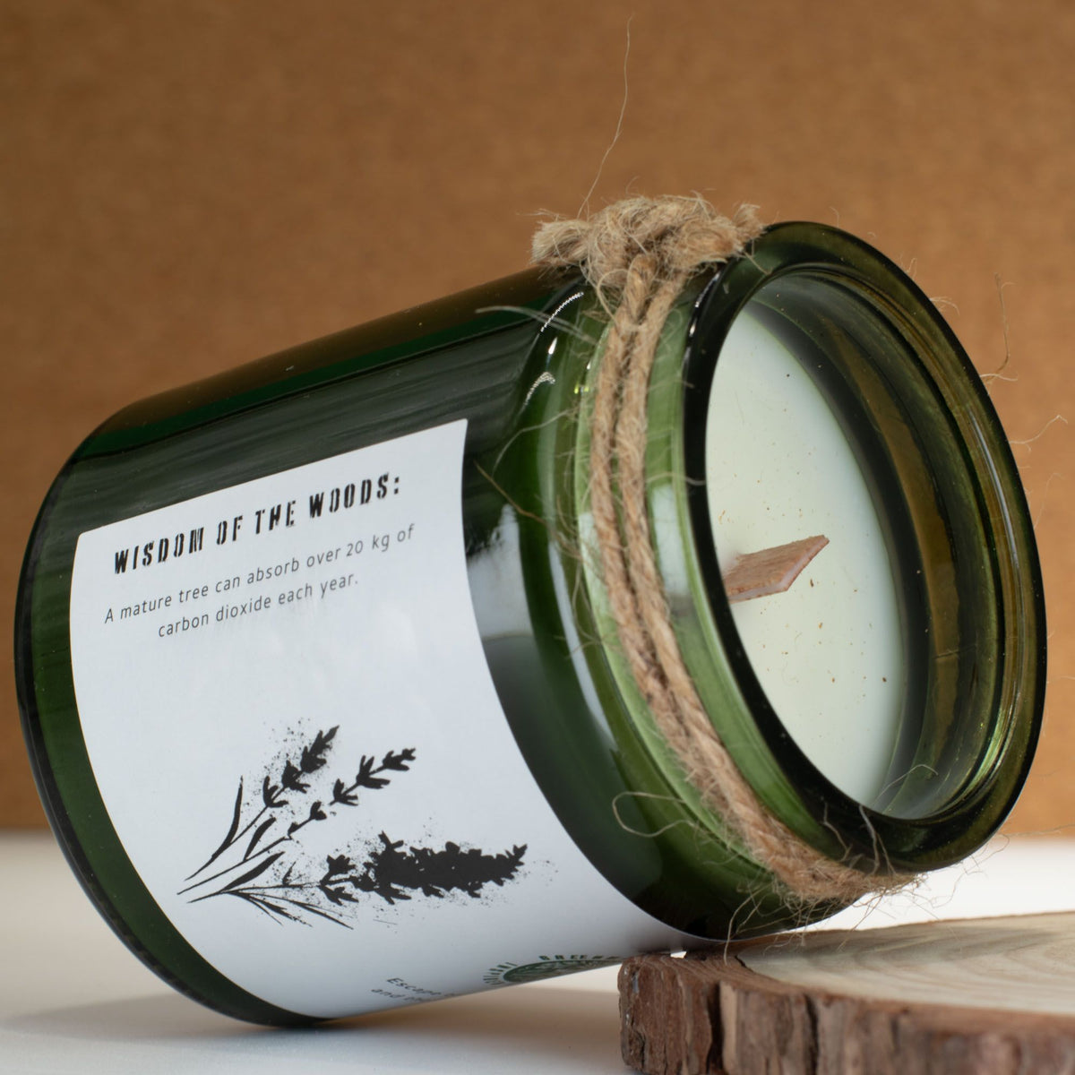 Levandulová sójová svíčka s praskajícím dřevěným knotem – Greenman Wild Lavender