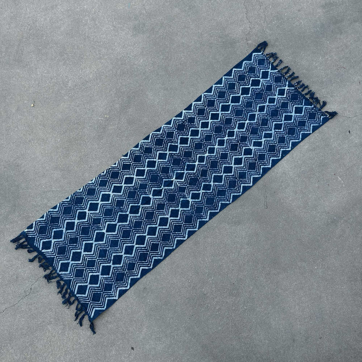 Ručně vyráběný běhoun Indigo – Heerak, 170 × 60 cm