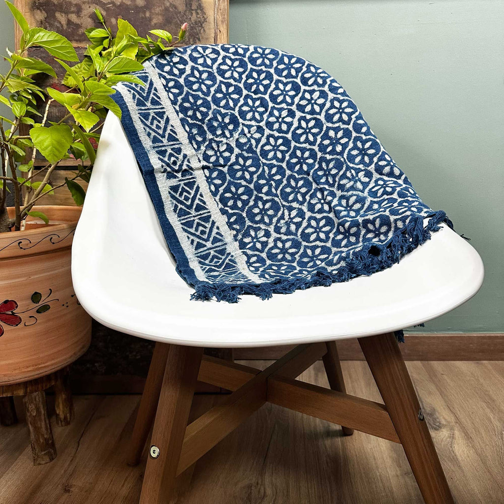 Ručně vyráběný běhoun Indigo – Madjid Tiles, 170 × 60 cm