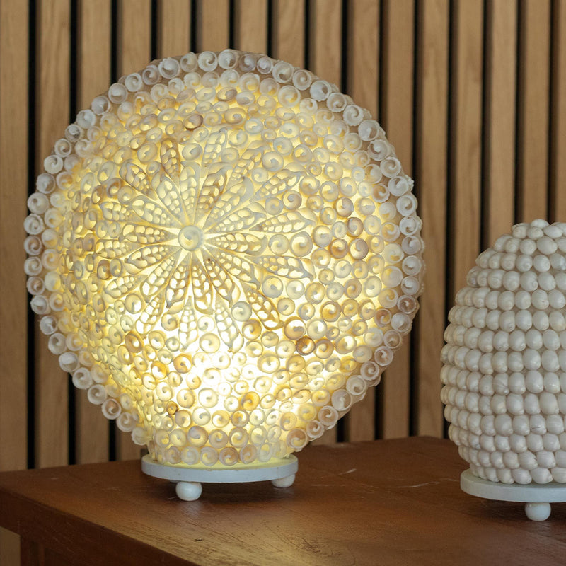Ručně vyráběná lampa z mořských mušlí Cut Art Shell Round 30 cm