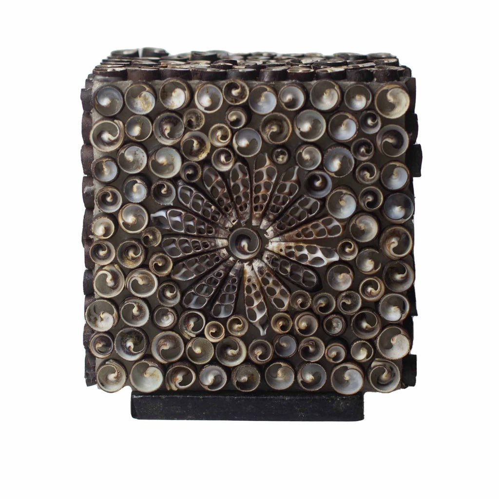 Boho Sea Shell – Ručně vyráběná lampa z mořských mušlí Chocolate Twist Square 15 cm