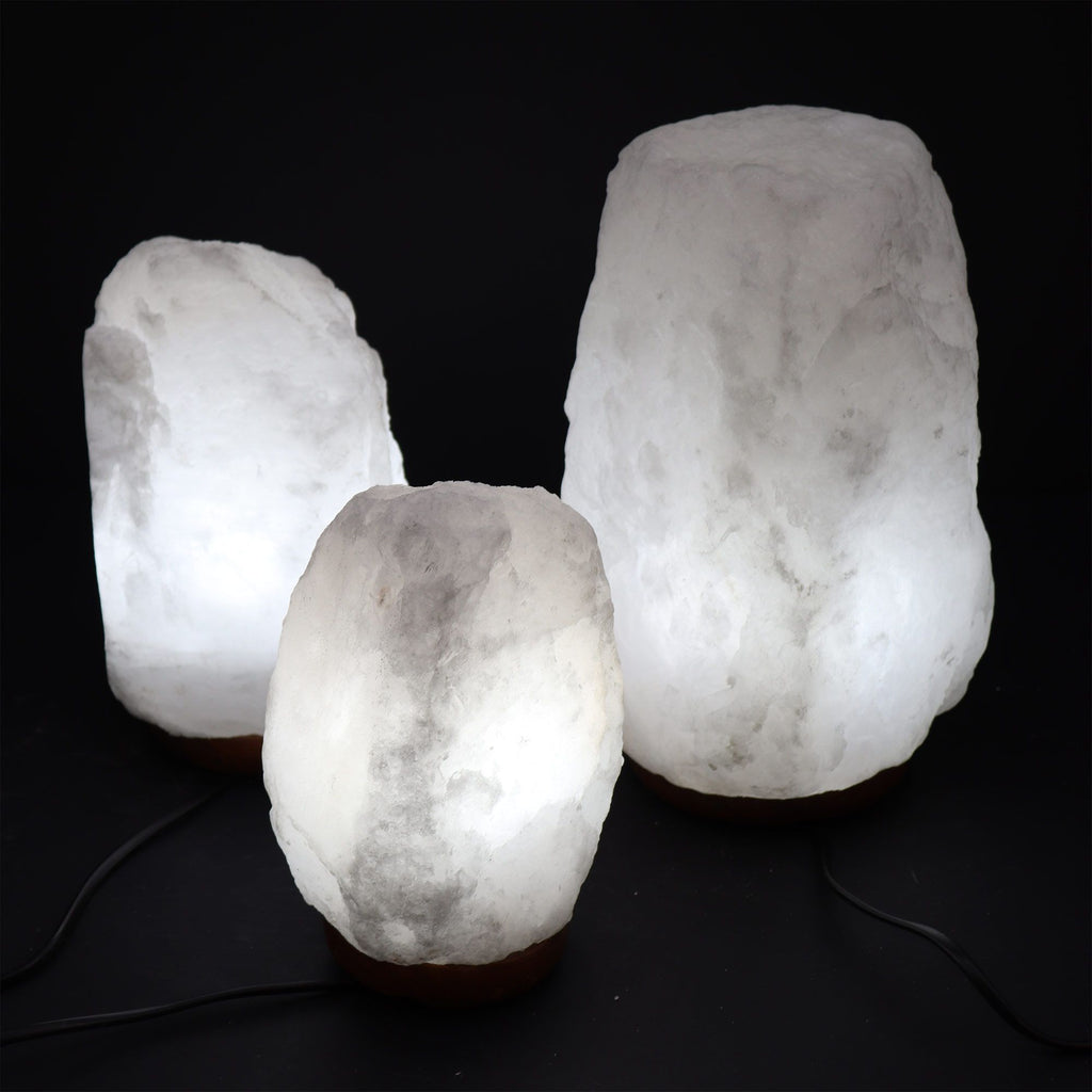 Himalájská solná lampa z přírodního krystalu – 3 až 5 kg | S podstavcem a žárovkou