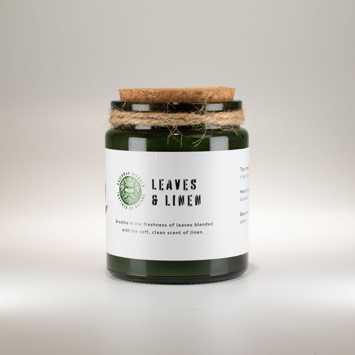 Sójová svíčka s vůní svěžího prádla a zelených listů – Greenman Leaves & Linen | Dřevěný knot