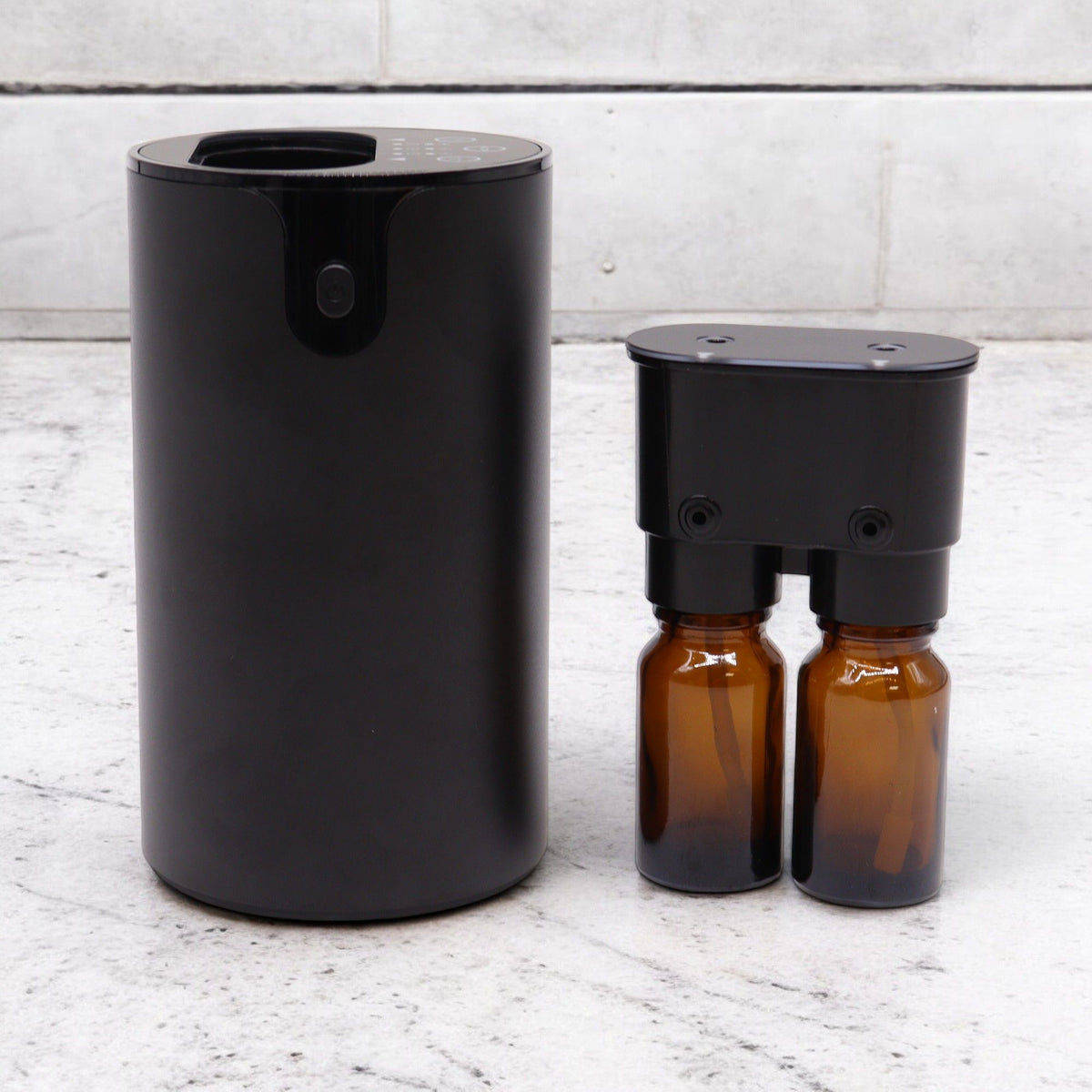 Bezvodý aroma difuzér Ancient Wisdom – dvě přepínatelné lahvičky, USB-C