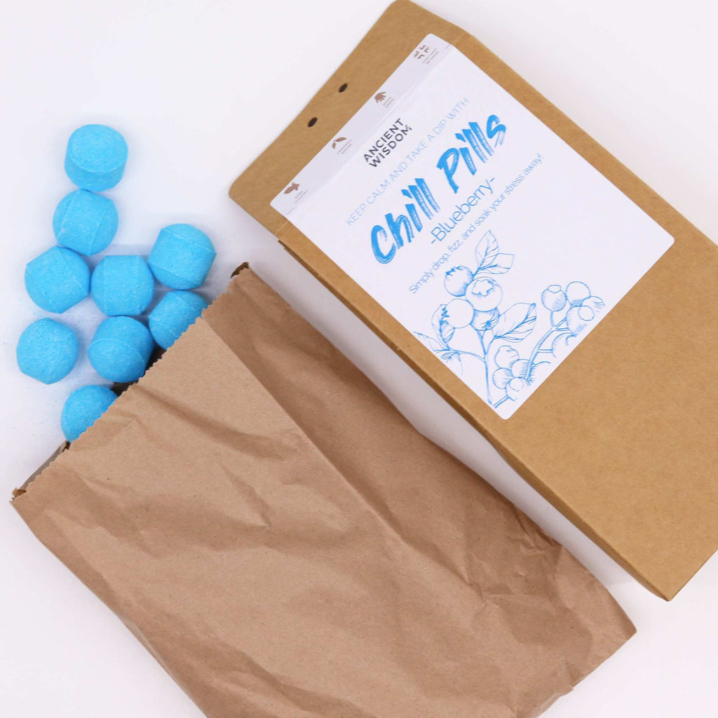 Šumivé kuličky do koupele Chill Pills – Borůvka, 350 g