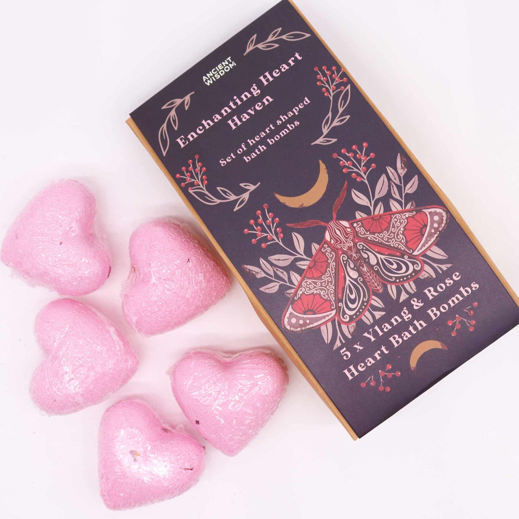 Dárková sada šumivých srdíček Enchanting Heart Heaven – ylang-ylang a růže, 5 ks, 350 g