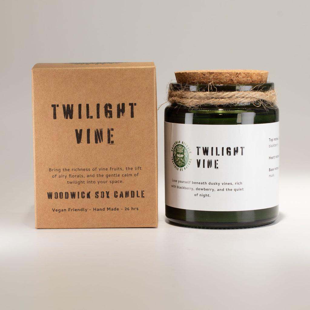 Ovocně-květinová sójová svíčka s praskajícím dřevěným knotem – Greenman Twilight Vine