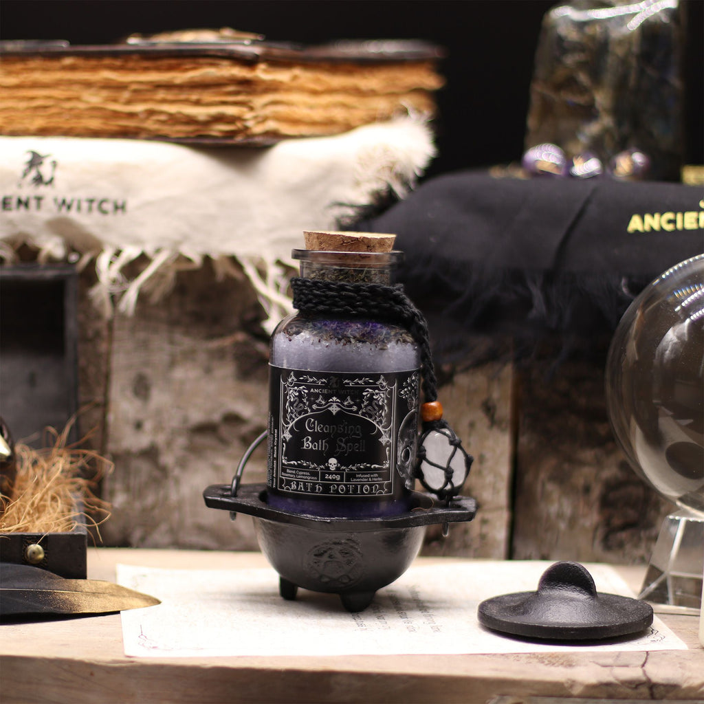 Ancient Witch – Magická koupelová sůl Očista s amuletem z křišťálu | Cleansing 240 g