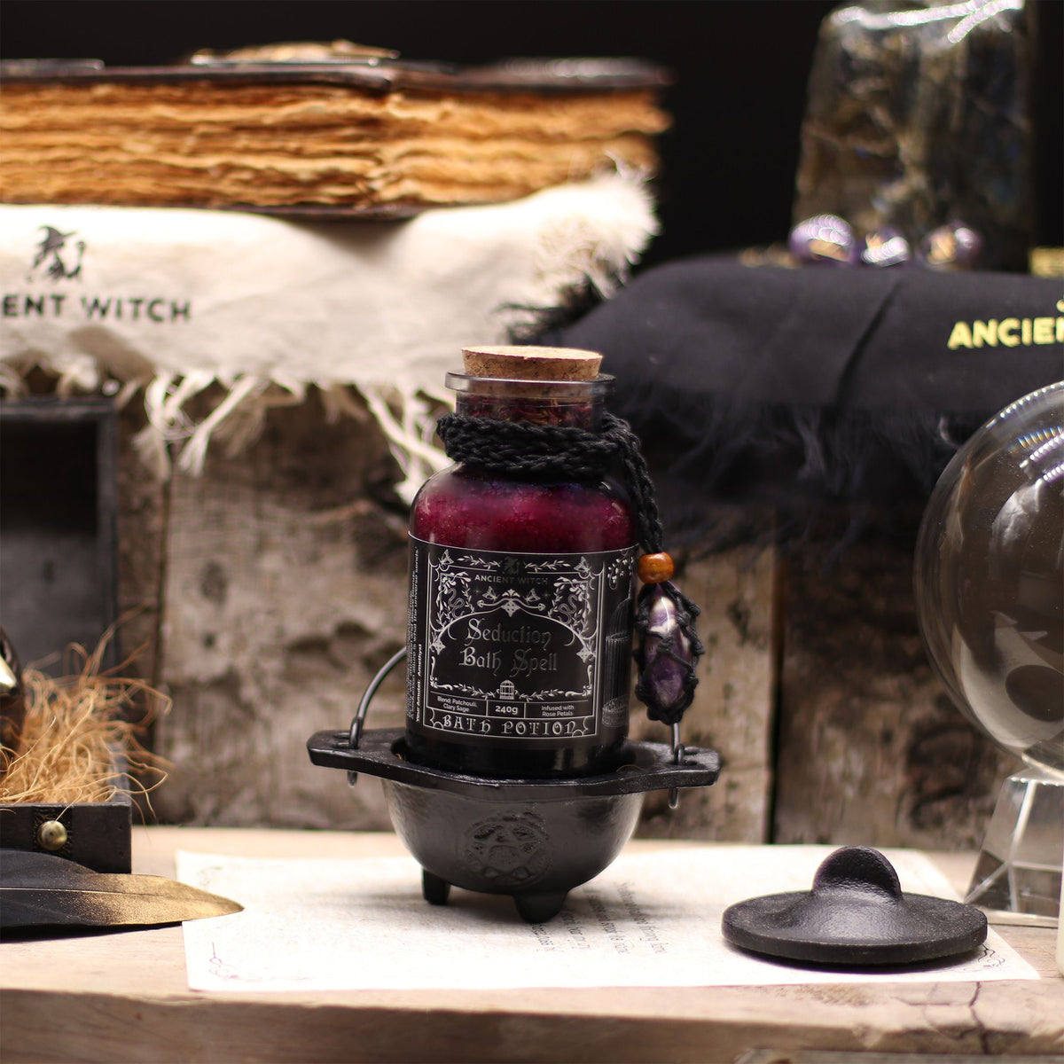 Ancient Witch – Magická koupelová sůl Svádění s ametystovým amuletem | Seduction