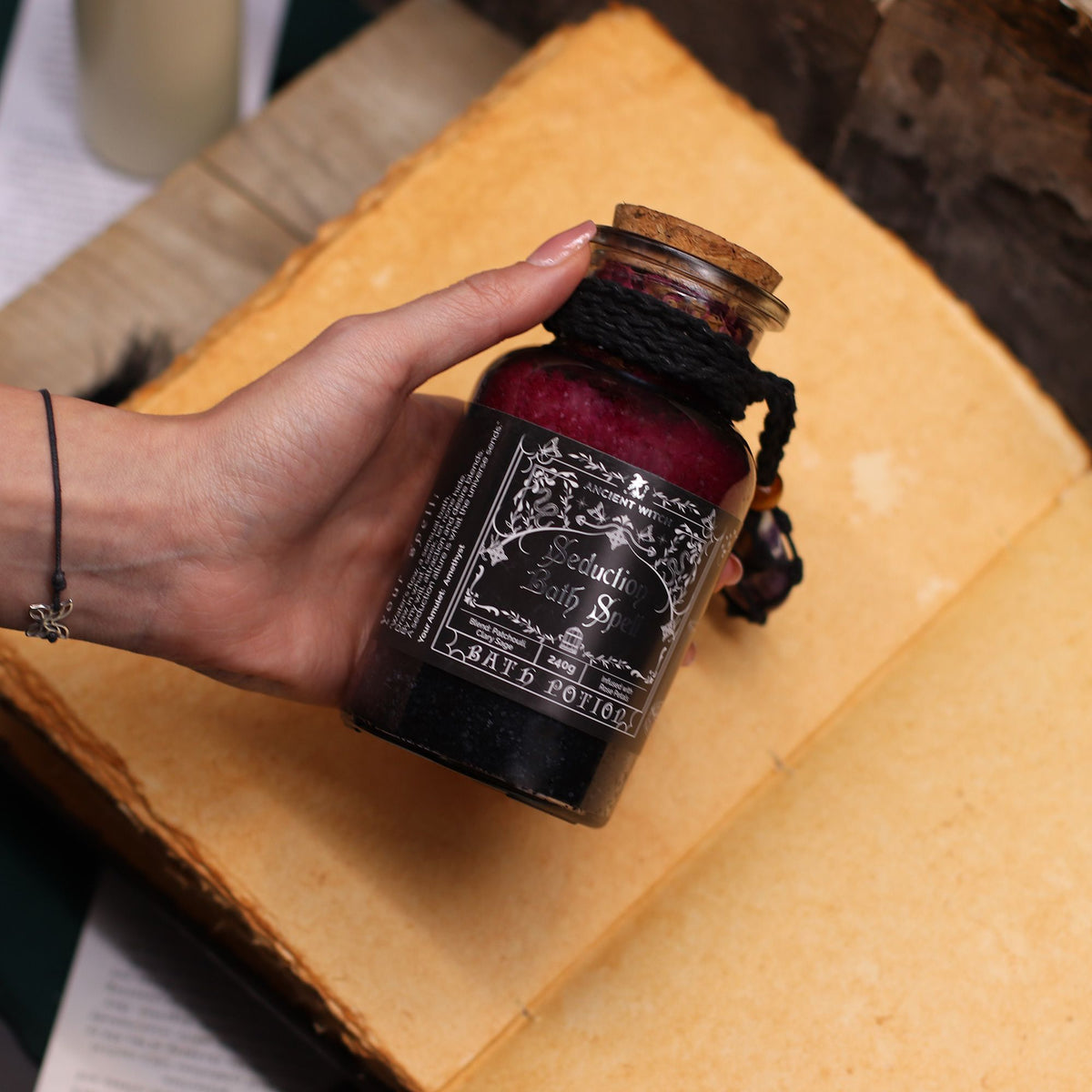 Ancient Witch – Magická koupelová sůl Svádění s ametystovým amuletem | Seduction