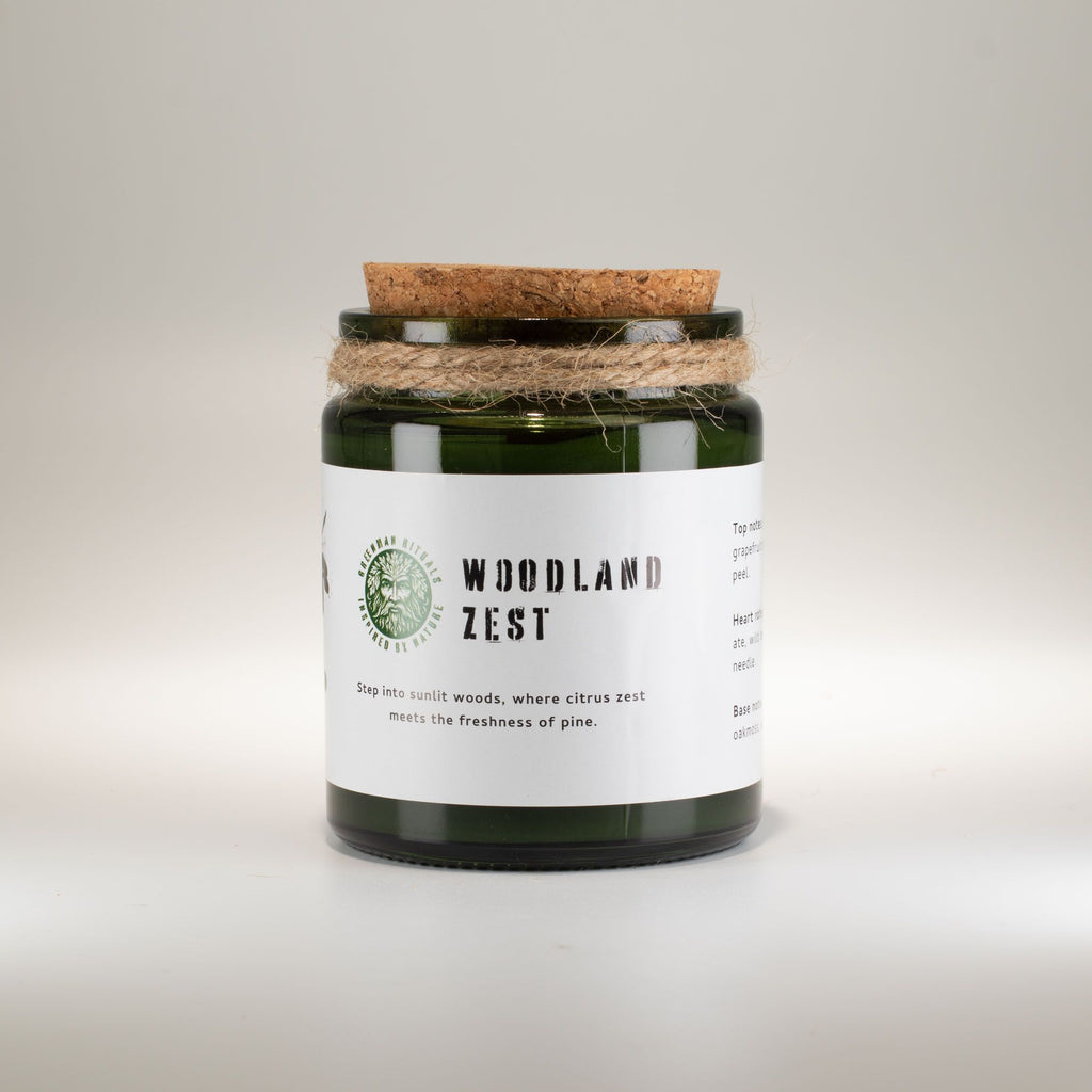 Citrusovo-lesní sójová svíčka s praskajícím dřevěným knotem – Greenman Woodland Zest