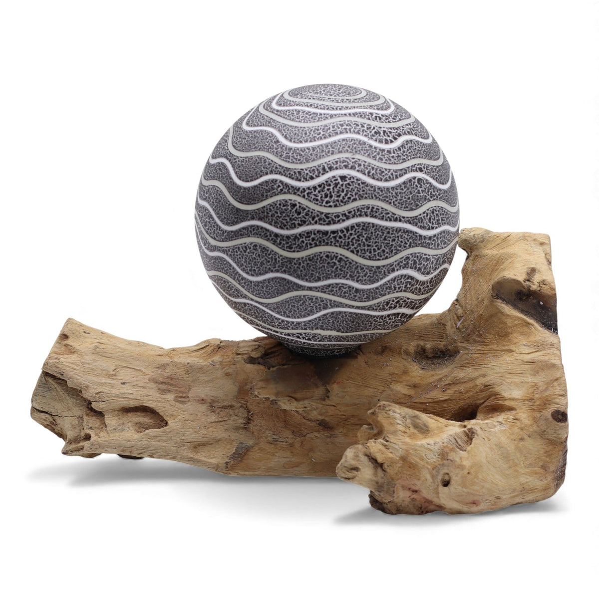 Designová lampa z naplaveného dřeva s šedým stínidlem Luna