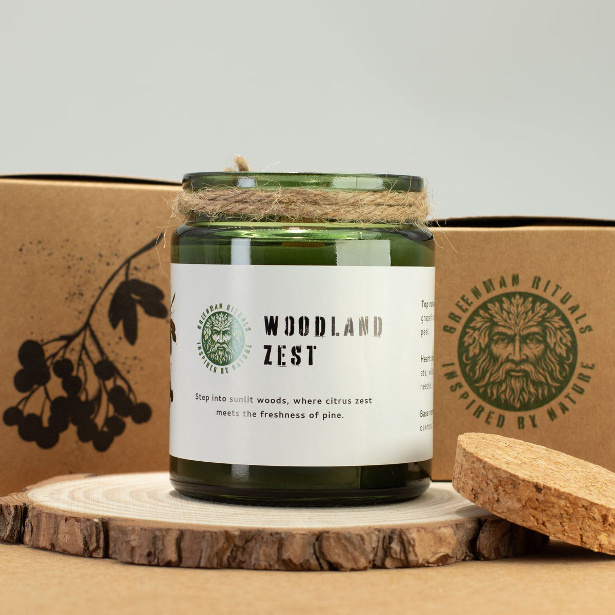 Citrusovo-lesní sójová svíčka s praskajícím dřevěným knotem – Greenman Woodland Zest