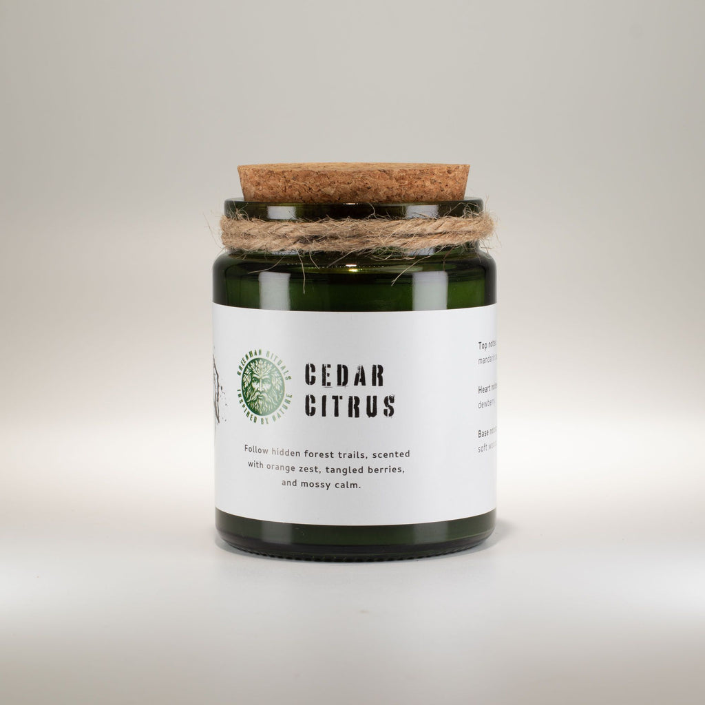 Lesní sójová svíčka s vůní pryskyřice a praskajícím dřevěným knotem – Greenman Forest Resin