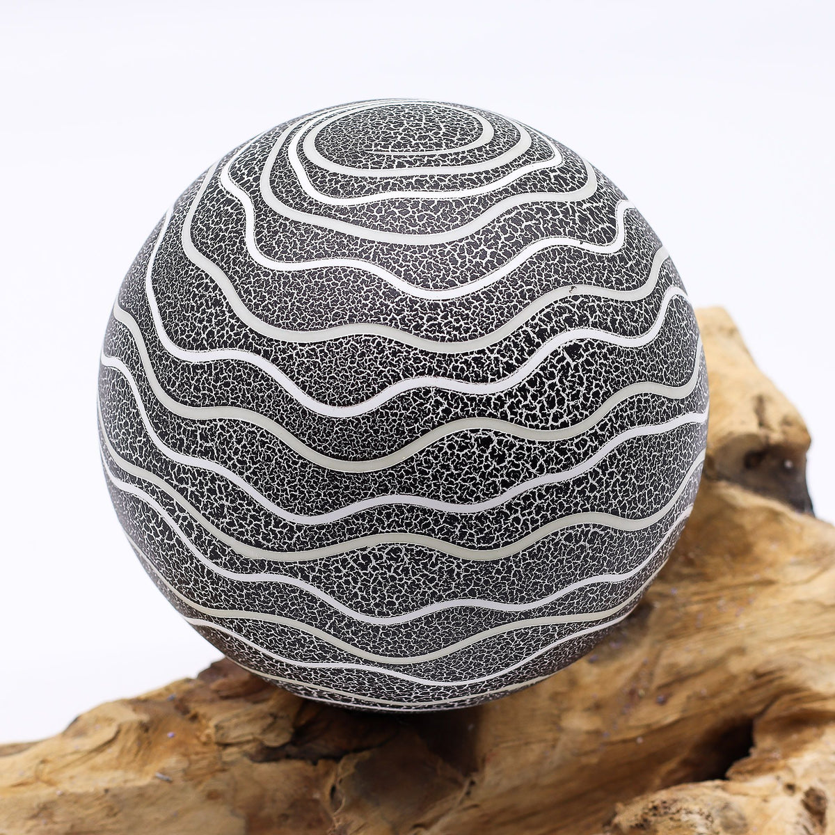 Designová lampa z naplaveného dřeva s šedým stínidlem Luna