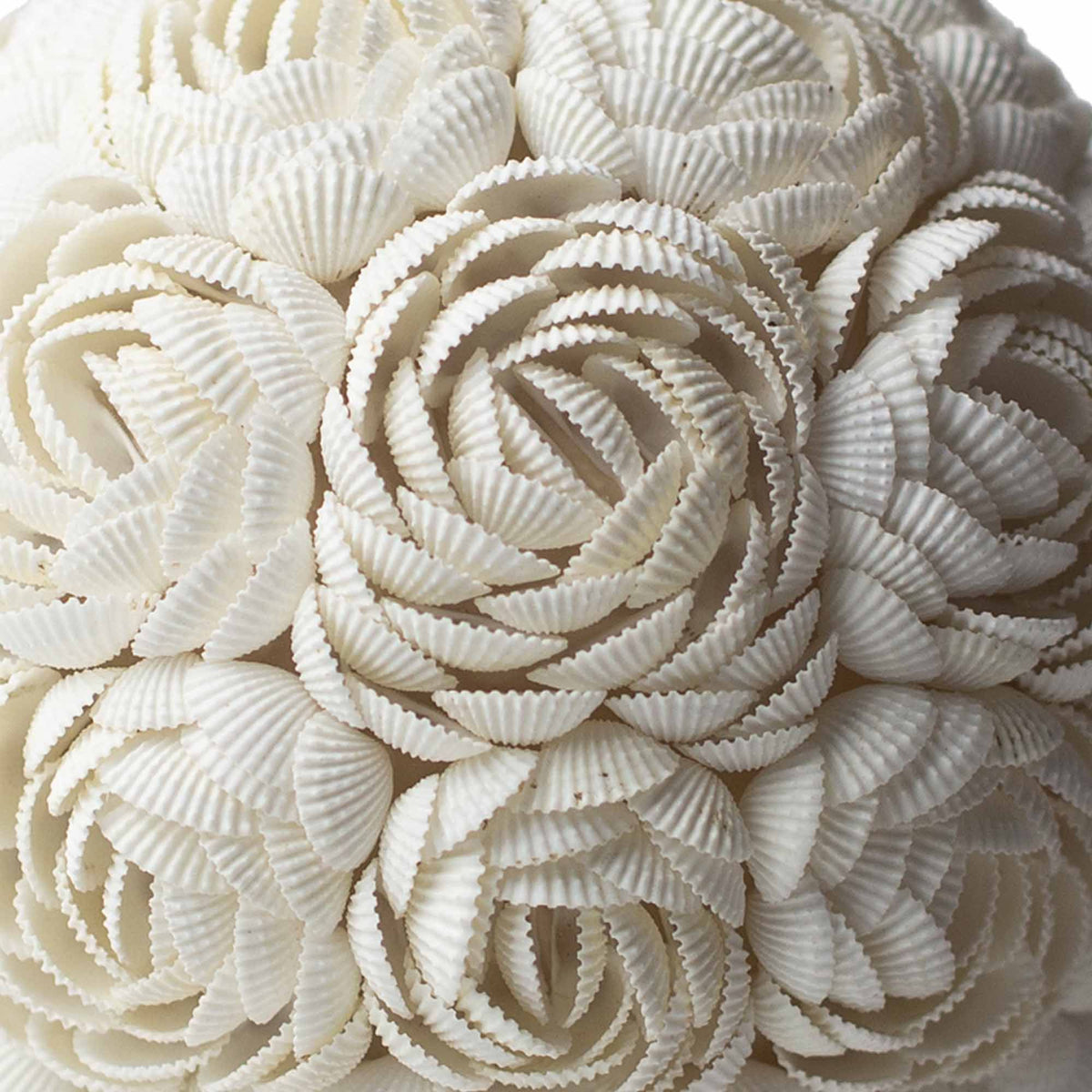 Boho Sea Shell – Ručně vyráběná lampa z mořských mušlí Rose Globe 20 cm