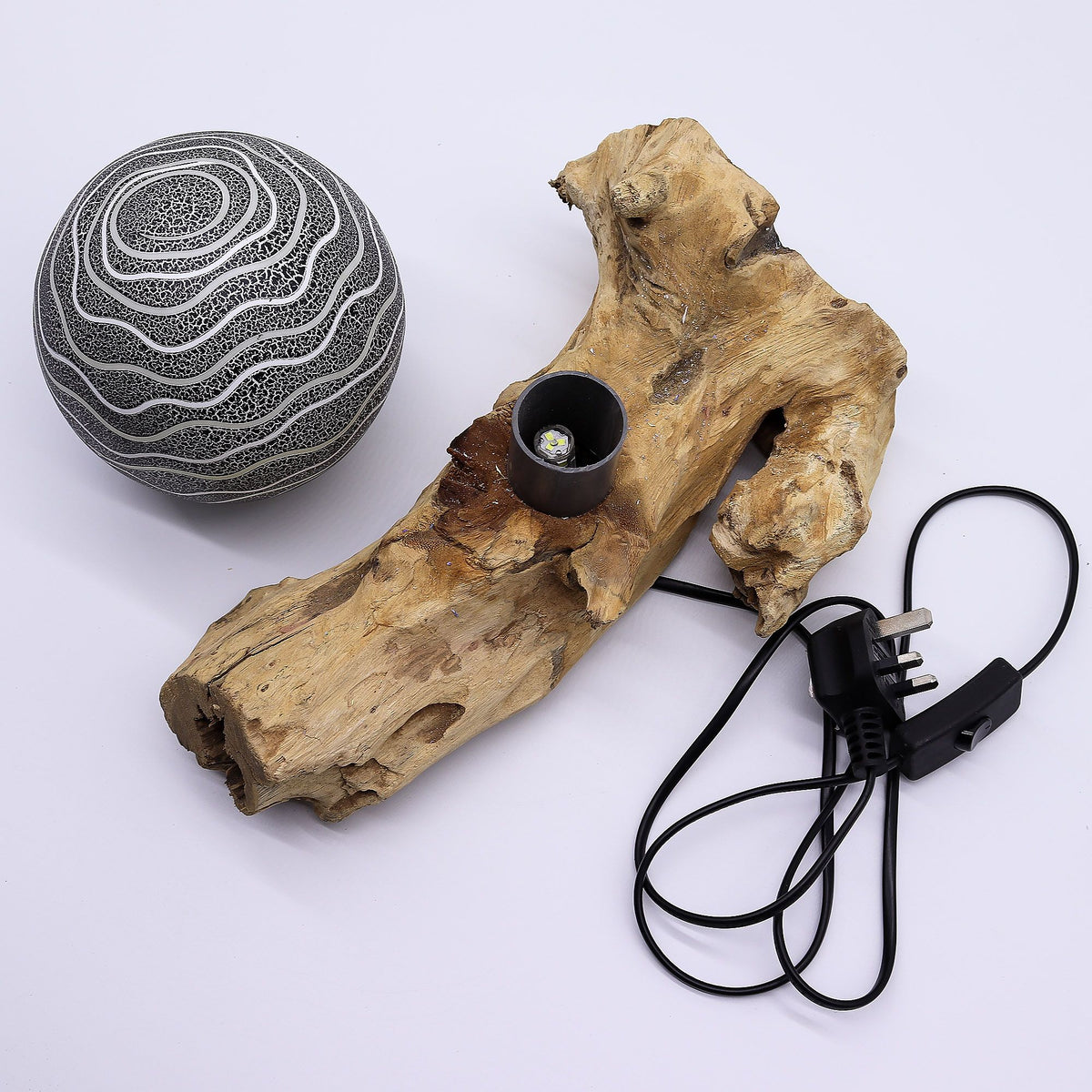 Designová lampa z naplaveného dřeva s šedým stínidlem Luna