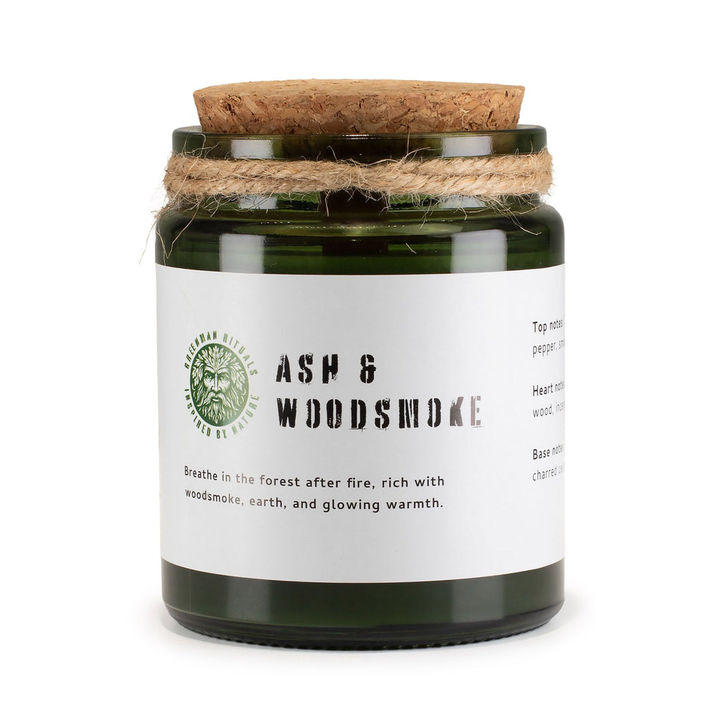 Sójová svíčka s vůní kouřového dřeva a praskajícím knotem – Greenman Ash & Woodsmoke | 26 hodin