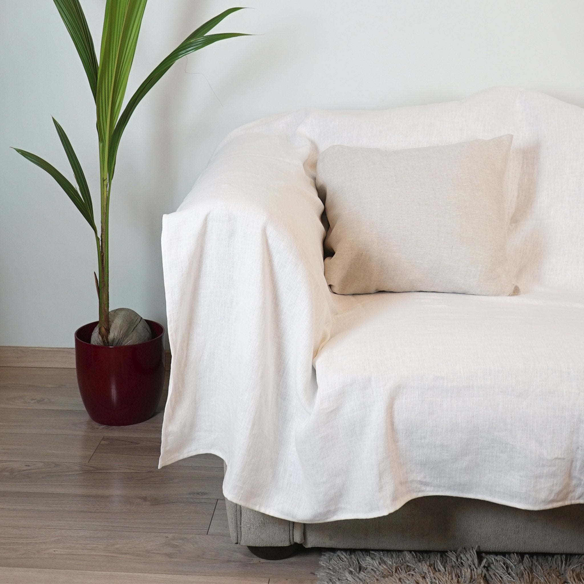 Bílý lněný přehoz na sedačku – elegantní evropský len pro stylový domov