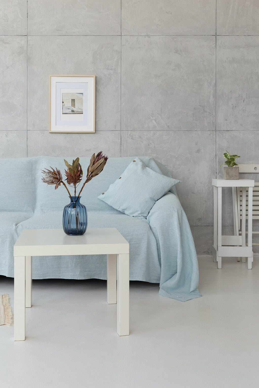 Lněný přehoz na sedačku Baby Blue – jemná elegance a přírodní pohodlí