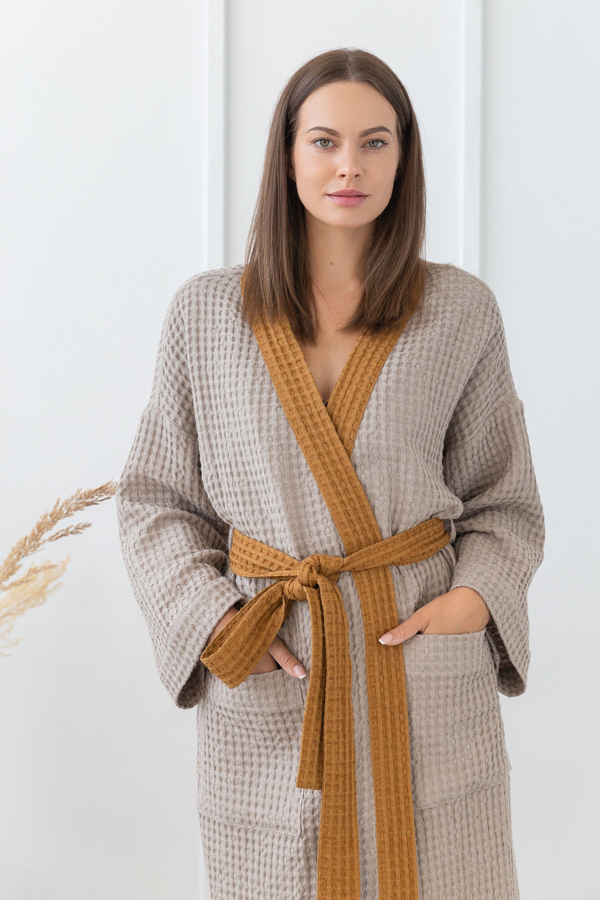 Lněný vaflový župan Natural & Amber – elegantní dvoubarevný wellness sty