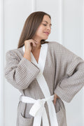 Lněný vaflový župan Natural & White – elegantní dvoubarevný wellness styl