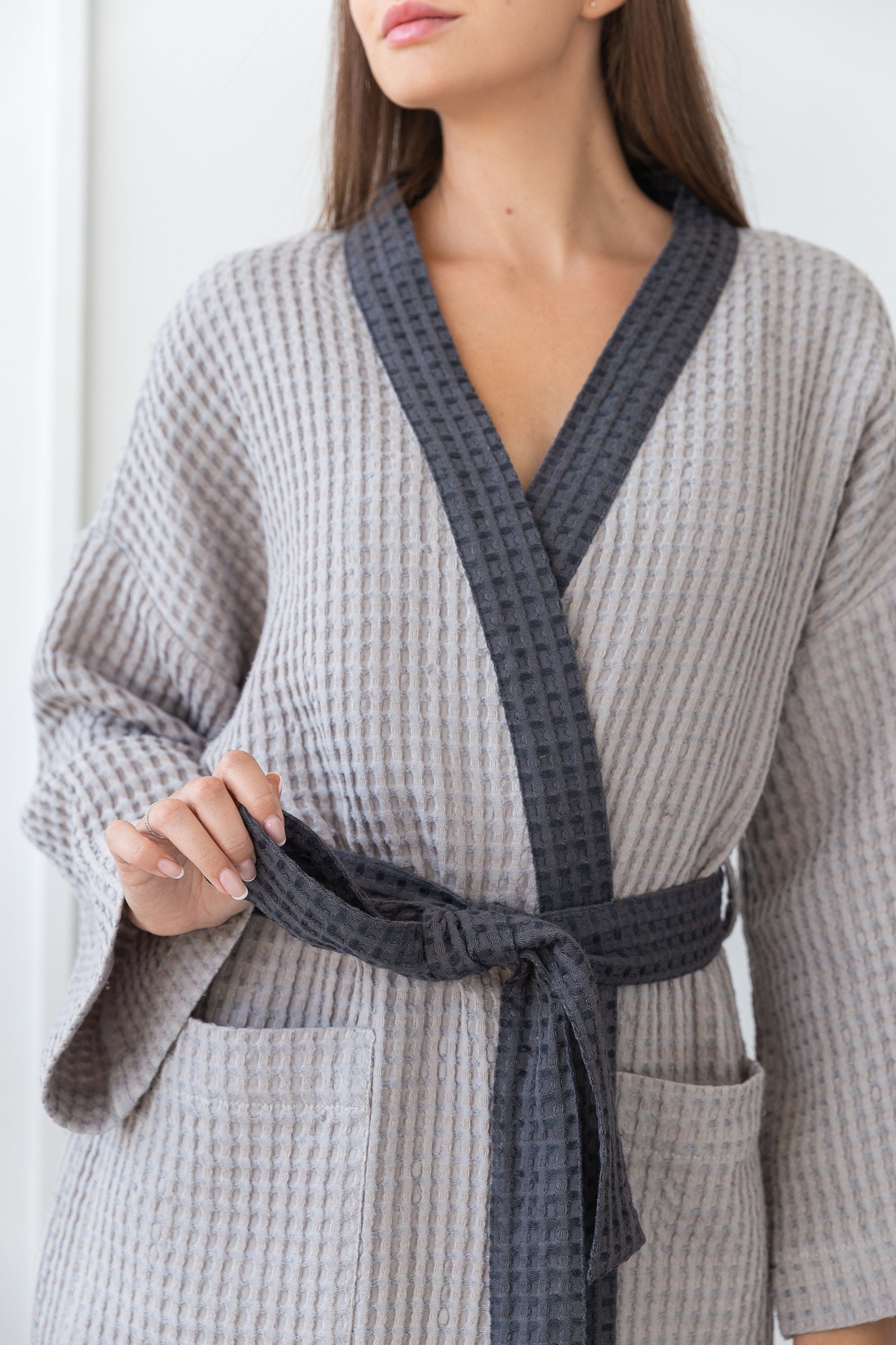 Lněný vaflový župan Light Grey & Grey – elegantní dvoubarevný wellness styl