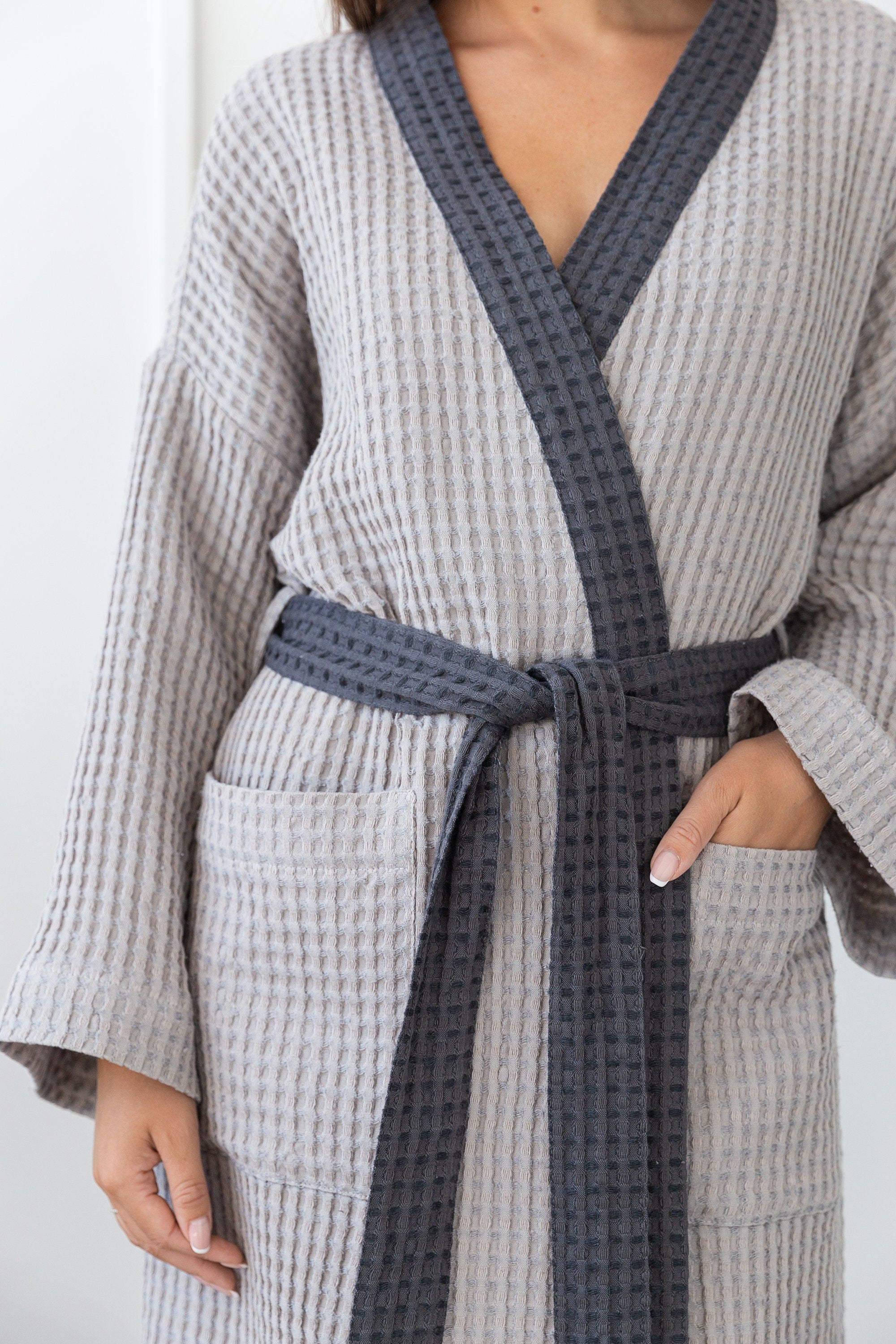 Lněný vaflový župan Light Grey & Grey – elegantní dvoubarevný wellness styl