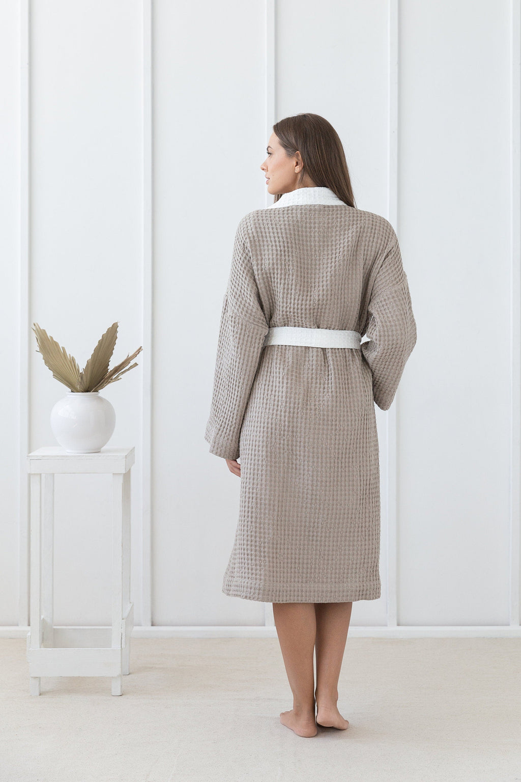 Lněný vaflový župan Natural & White – elegantní dvoubarevný wellness styl